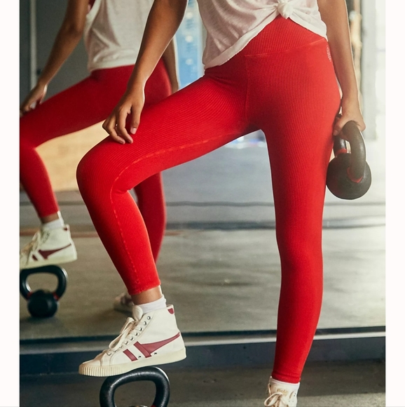 ❤ Free People Ultra High Rise Happiness Runs Leggings ❤ - Picture 2 of 16